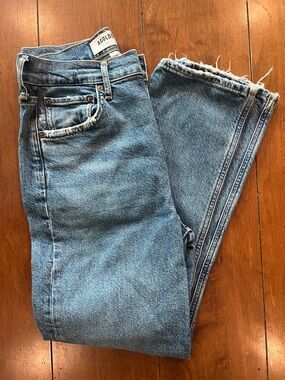 Agolde gently worn Riley crop size 27 (I’m 5’4” and they look normal length)